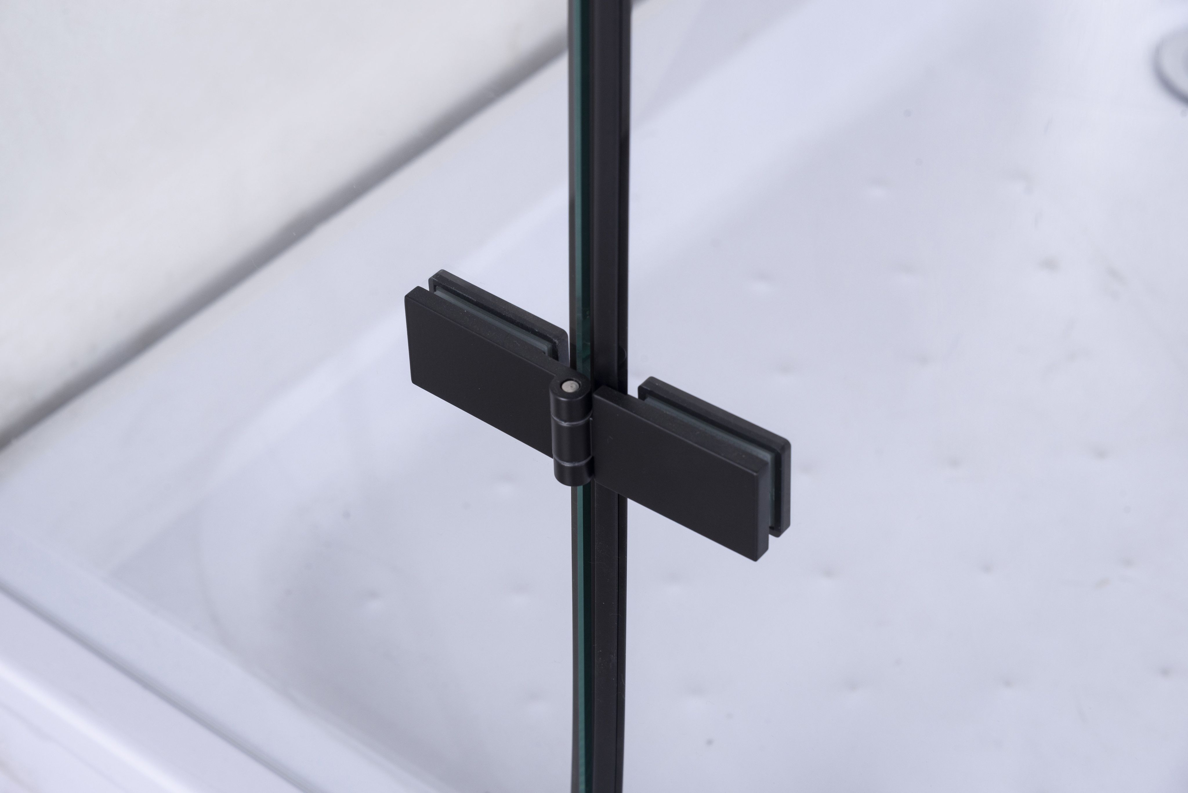 Душ.ограждение NG-6815-08 BLACK (90*90*190) полукруг, двери распашные, 1 место