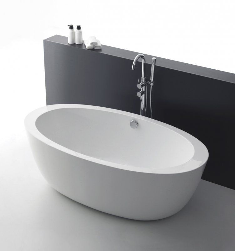 Акриловая ванна без перелива BELBAGNO BB67-1700-W0, 1700x900x600